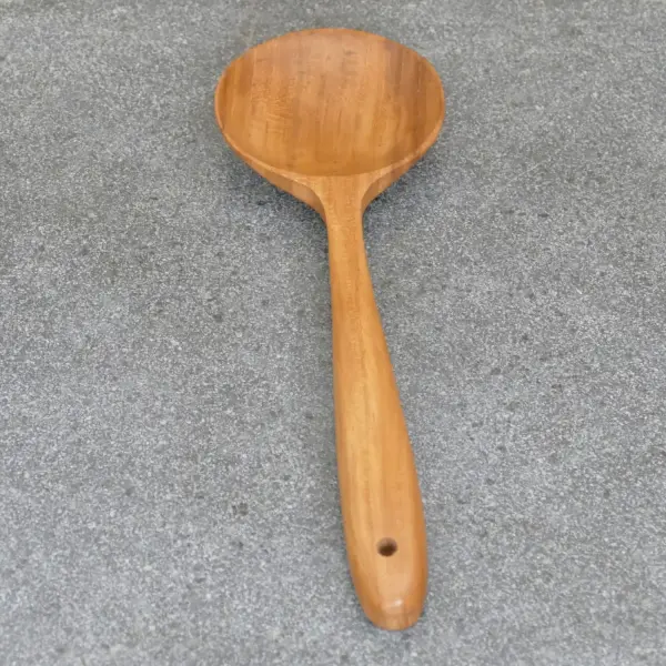 Product image 1 of the product “Wooden round ladle, made of teak wood, 26 cm Length ”